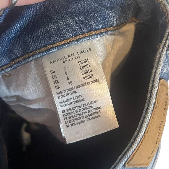 American Eagle Women's Size 6 Light Wash Distressed Skinny Jeans - Picture 7 of 11